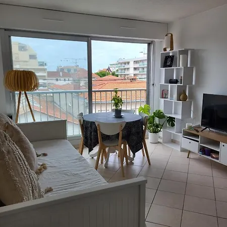 Au Bord De L'eau Rend La Vie A Apartment *