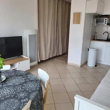 Apartment Au Bord De L'eau Rend La Vie A *